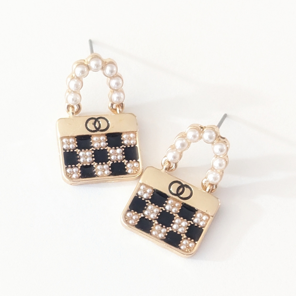 Elegant Gold and Black Pearl Earrings